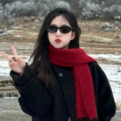 读爱情小说的老人